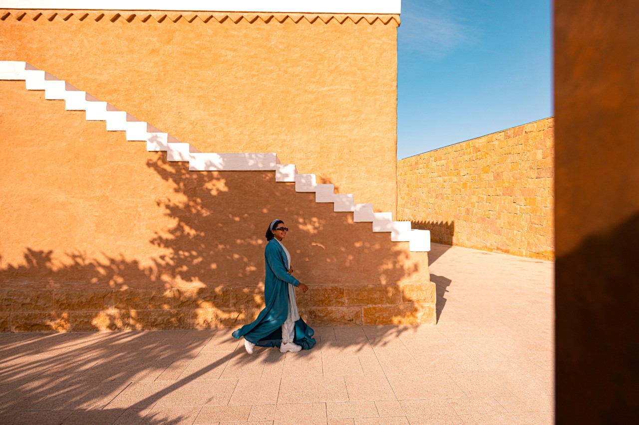 Women Traveling to Saudi Arabia: 2026 Safety Guide