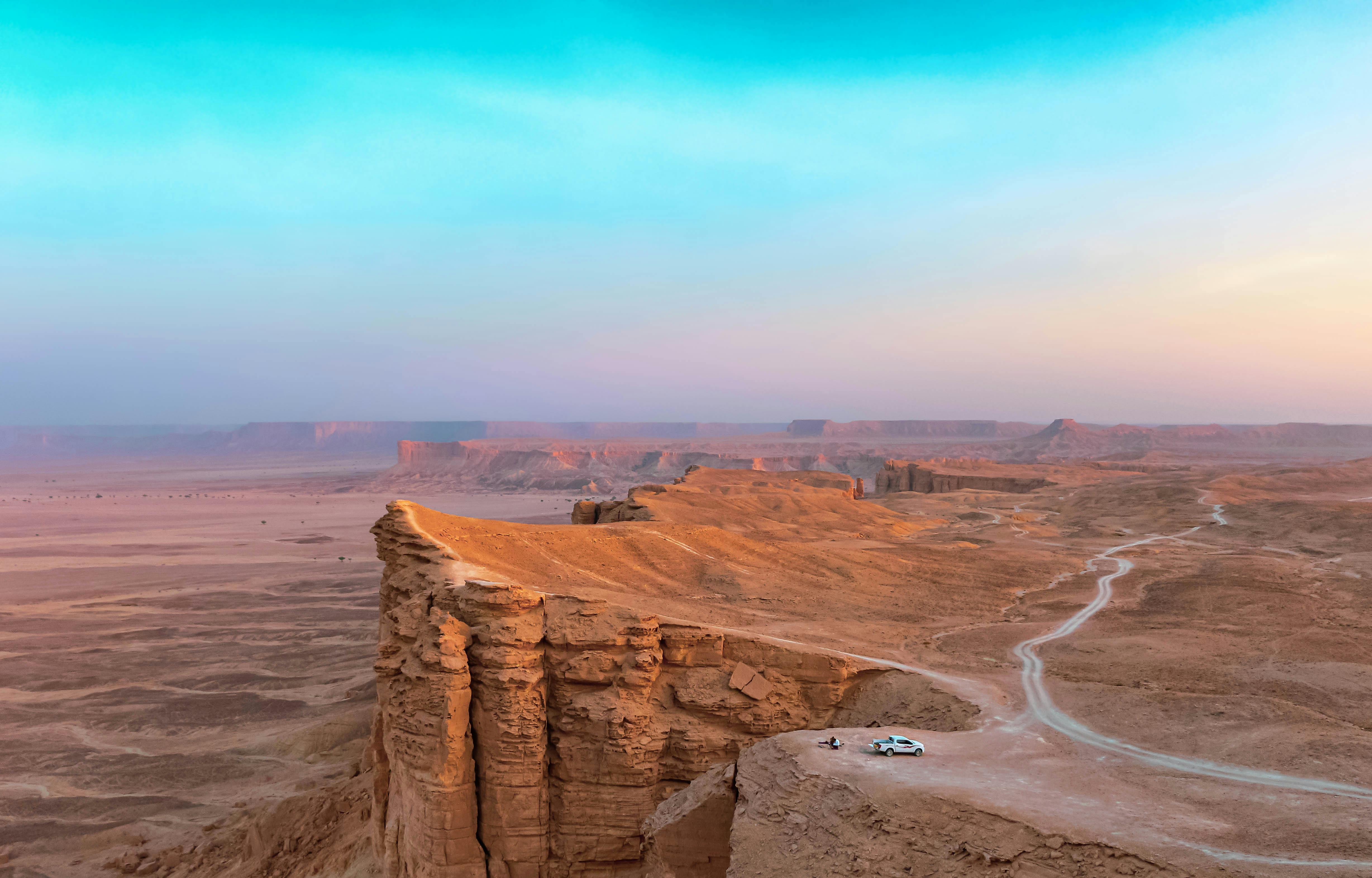 Riyadh to Dammam Road Trip: Crossing Central Arabia